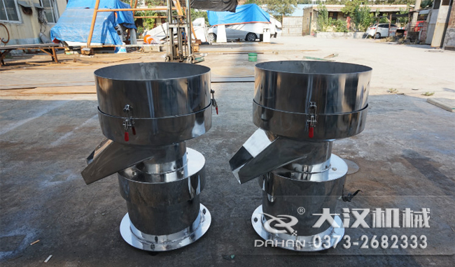 不銹鋼涂料振動篩是一種比較受用戶歡迎的產(chǎn)品之一，主要優(yōu)勢耐酸堿，不生銹，使用壽命長。