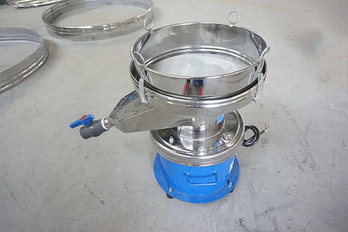 450過濾篩出料口處加裝閥門裝置，便于控制物料的出料量。