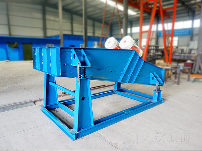 大型振動篩主要是用來篩分煤礦，礦石一些大型的篩分場地中。